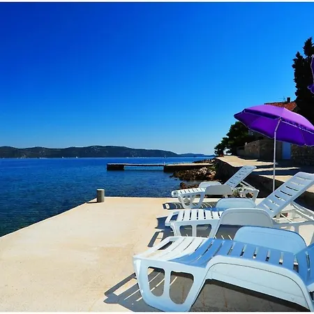 First Row Next To Sea With Infinity Jacuzzi Holiday home *