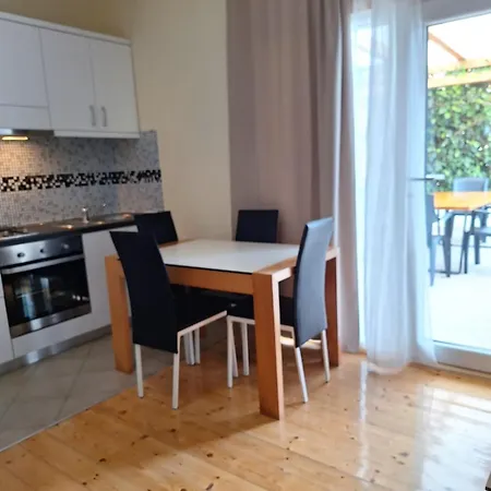 Holiday home First Row Next To Sea With Infinity Jacuzzi *