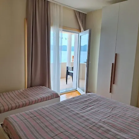 First Row Next To Sea With Infinity Jacuzzi *